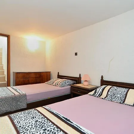 Apartment Fuer 4 Personen Ca 50 Qm In Liznjan, Istrien Suedkueste Von Istrien