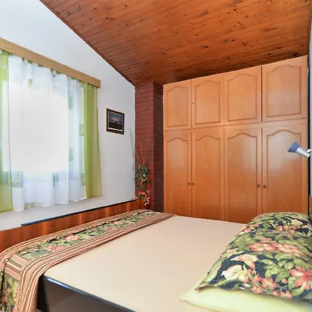Fuer 4 Personen Ca 50 Qm In Liznjan, Istrien Suedkueste Von Istrien Apartment *