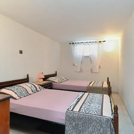 Fuer 4 Personen Ca 50 Qm In Liznjan, Istrien Suedkueste Von Istrien Apartment *
